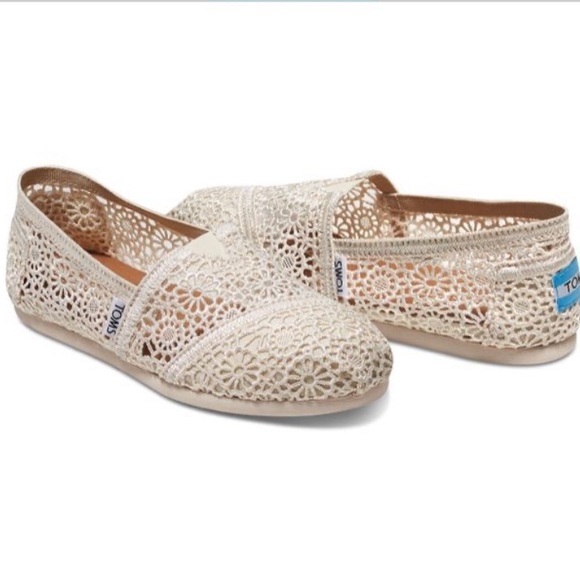 TOMS White Lace Flats Women’s Size 7.5